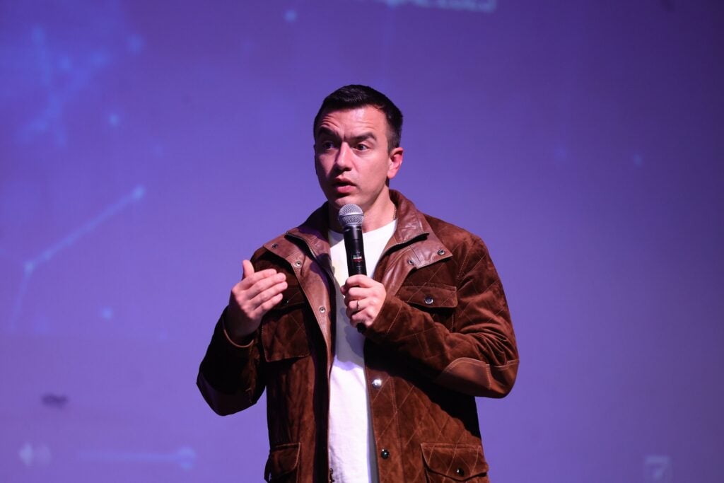 Educacion_Noboa_discurso_jovenes_Cuenca_Inteligencia_Artificial_30-10-2025-1024x683